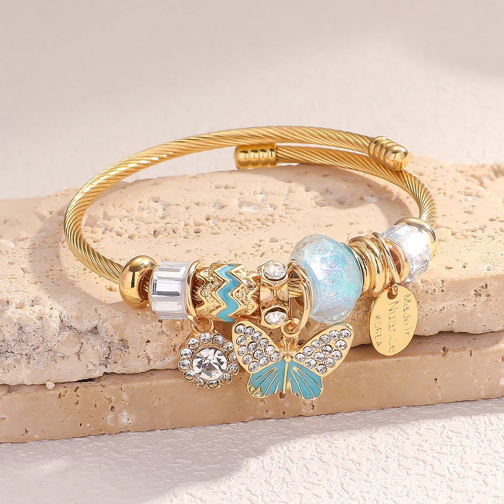 Stylish Lock & Bloom Bracelet:Trendy Beaded Key Charm Design
